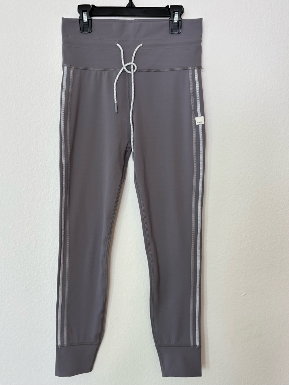 Vuori Daily Sport Legging Size Medium Smoke - Picture 2 of 10